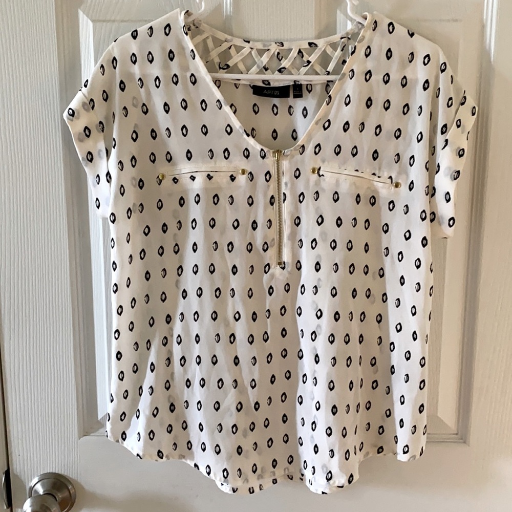 **APT.9** sz S Sleeveless Blouse